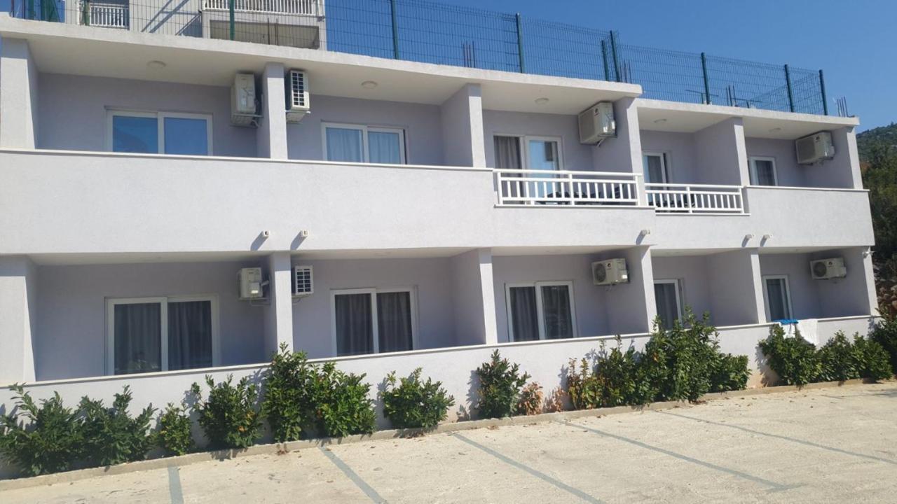 Apartments Capeta Neum Esterno foto