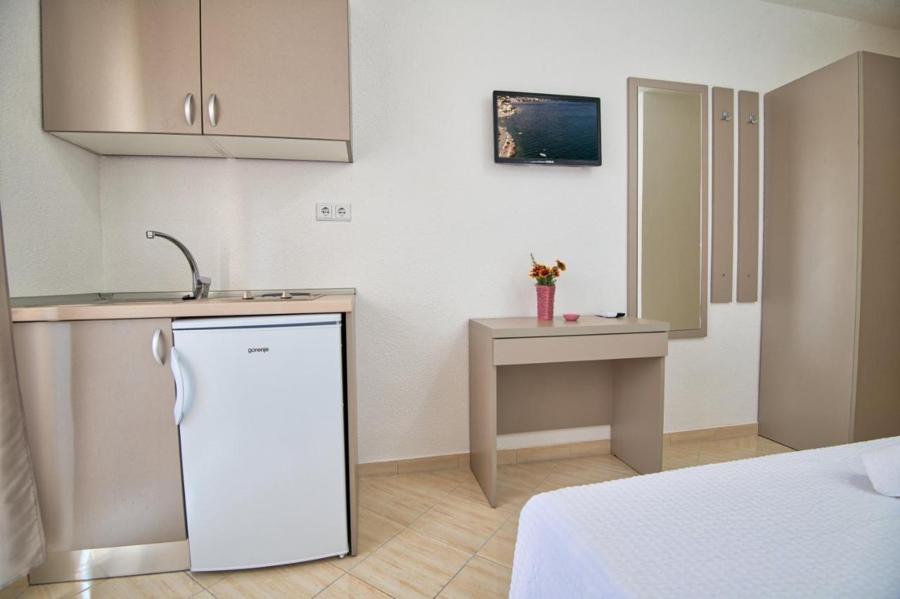 Apartments Capeta Neum Esterno foto