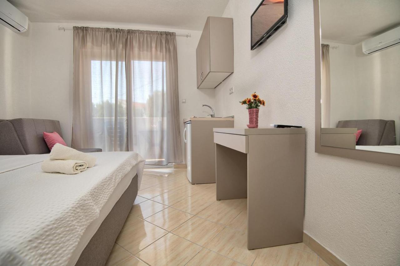 Apartments Capeta Neum Esterno foto